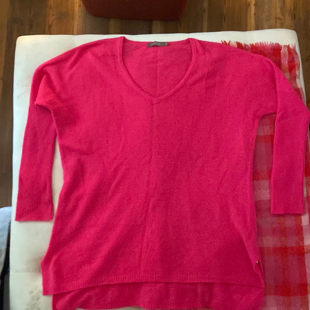 Brodie Cashmere Pink Sweater. Medium